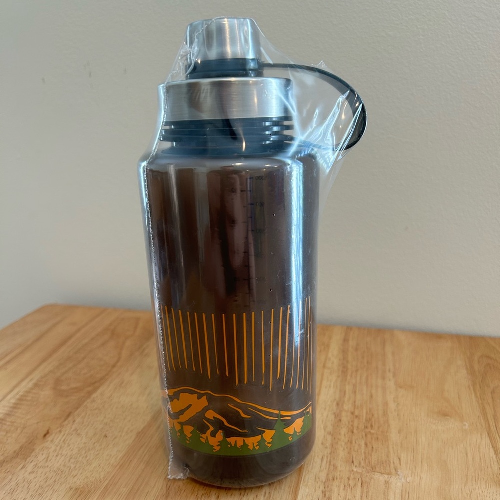 NWT Unopened Ozark Trail 32 oz water Bottle Metal Top With Orange Mountains